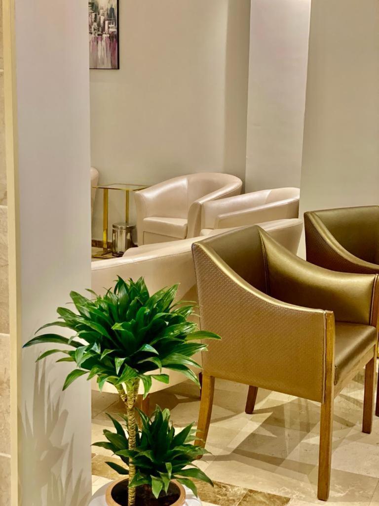 Zmroud Al-morouj Apartment